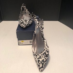 Anne Klein kitten heel pump Size 10
